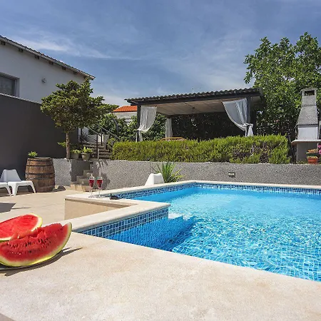 House Zoya Villa
