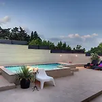House Zoya *
